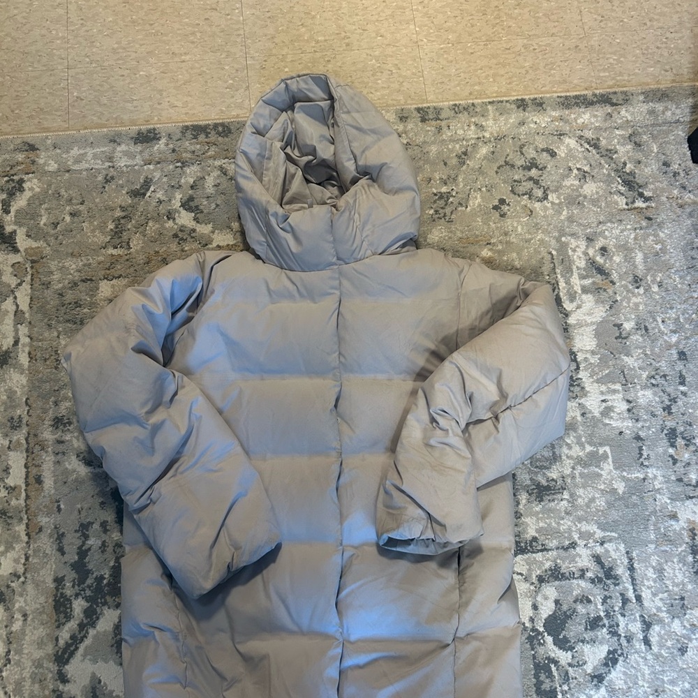 Uniqlo Light Gray Puffer Jacket